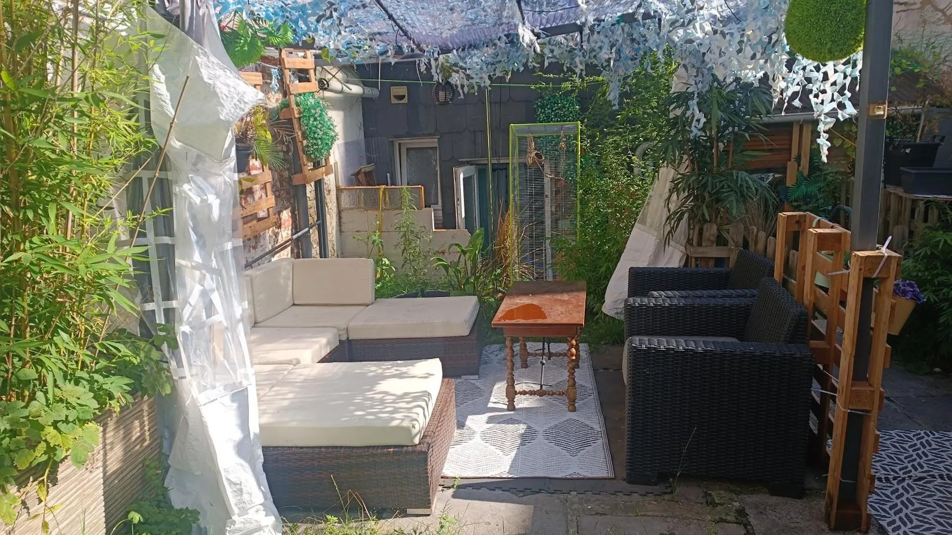 Appartement Jardin Ixelles Brüksel 0*,  Belçika